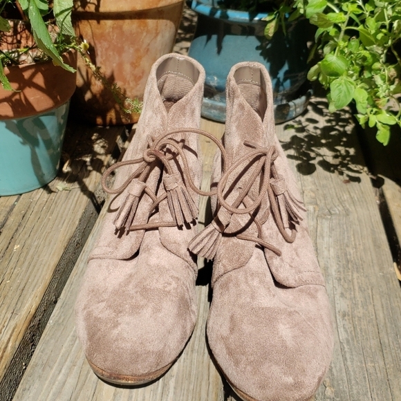 Dr. Scholl's Dakota Wedge Ankle Boot  9 - Picture 9 of 13